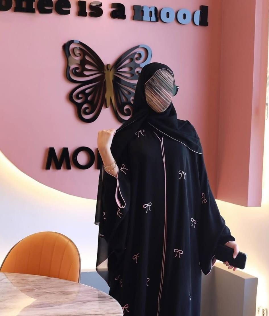 New Stylish Abaya With Tich Button